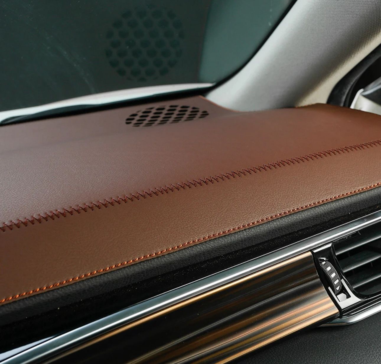 Dashboard Mat Cover (Car dashboard sun protection)