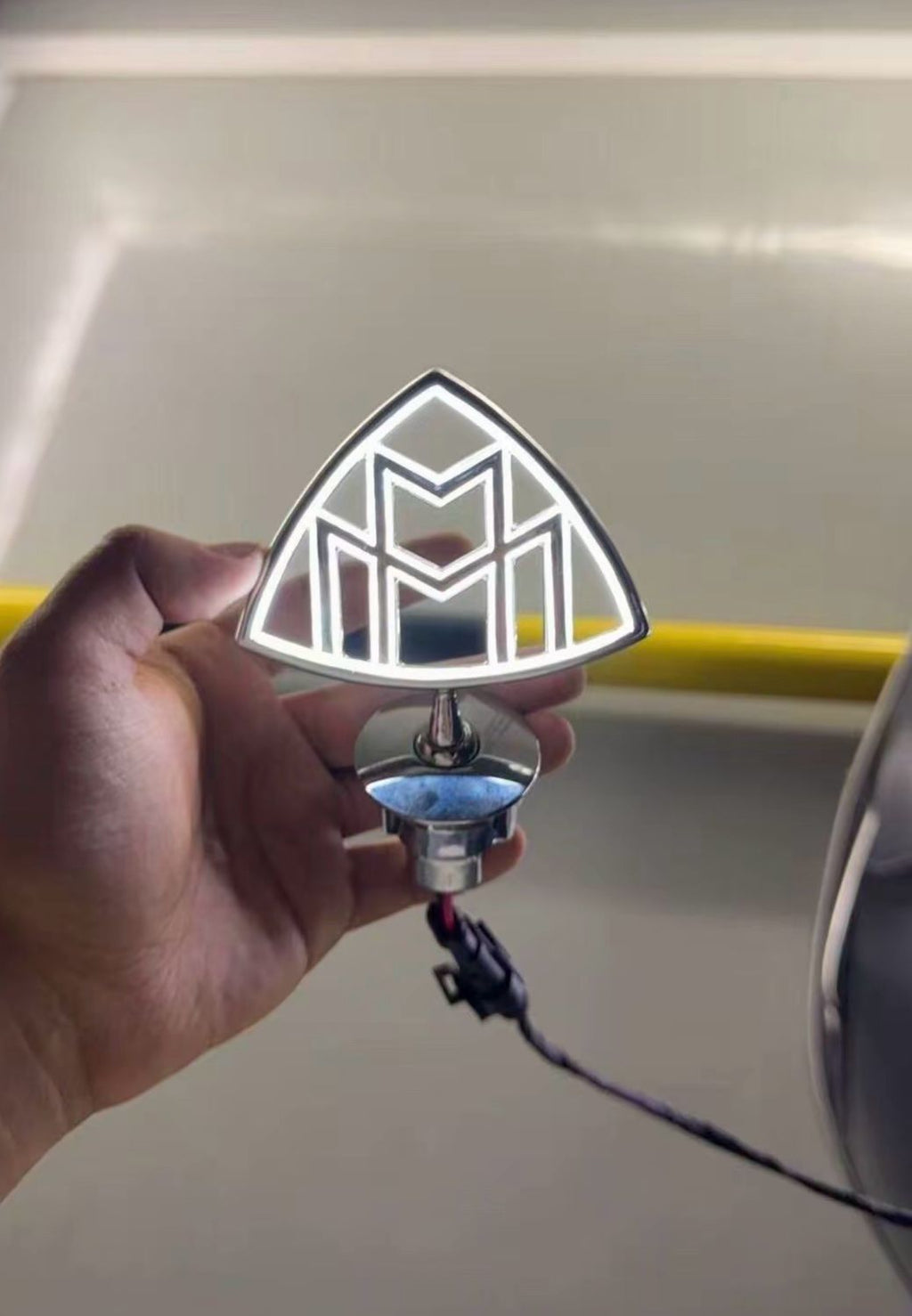 Mercedes Benz Logo With Led